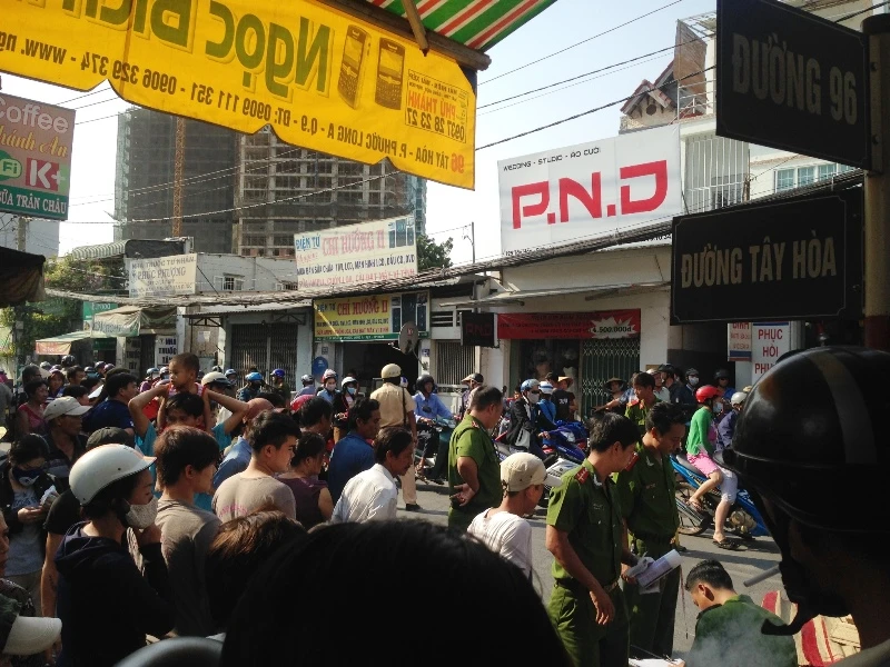 Thương tâm: Cô gái trẻ tử nạn dưới bánh xe container ảnh 1